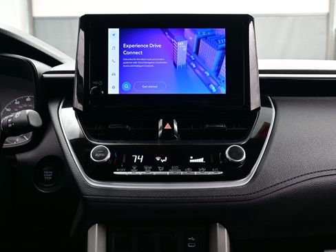 Used 2024 Toyota Corolla Cross LE image 18