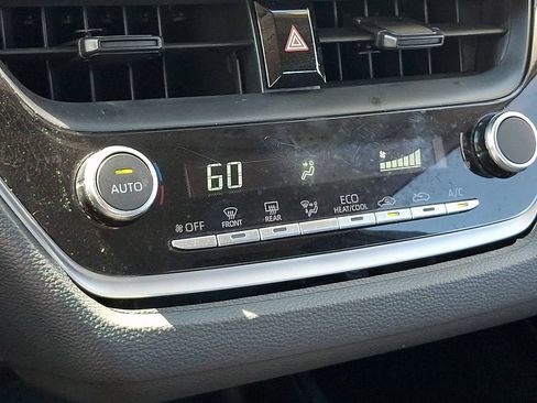 Used 2025 Toyota Corolla LE FWD image 15