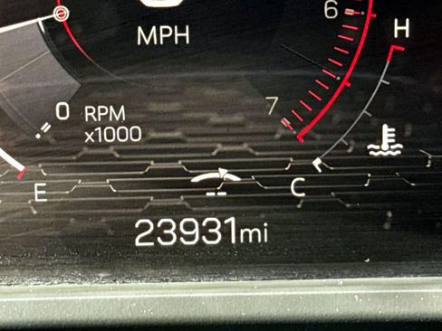 Used 2025 GMC Acadia Elevation image 21