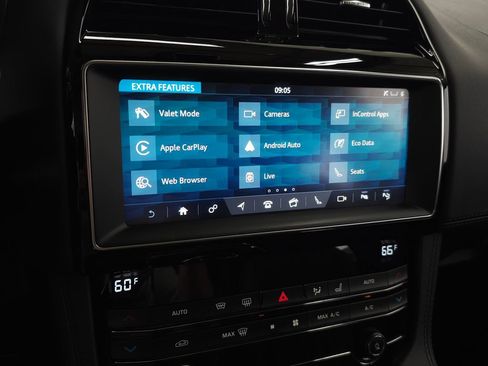 Used 2019 Jaguar F-PACE Portfolio AWD/4WD image 30