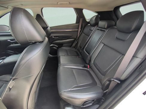 Used 2022 Hyundai Tucson Limited w/ Cargo Package FWD image 11