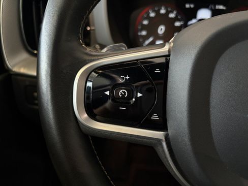 Used 2020 Volvo XC60 T5 R-Design w/ Protection Package Premier AWD/4WD image 34