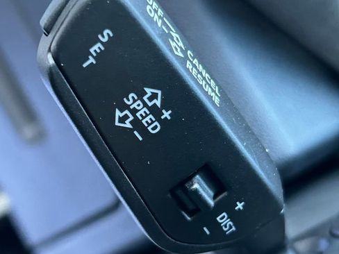 Used 2025 Audi SQ5 Premium Plus w/ Premium Plus Package image 75