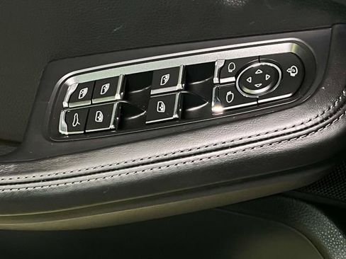 Used 2026 Porsche Macan AWD/4WD image 37