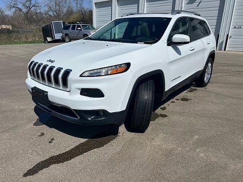 Used 2016 Jeep Cherokee Limited w/ Trailer Tow Group AWD/4WD image 4