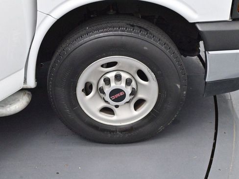 Used 2024 GMC Savana 2500 w/ Driver Convenience Package RWD image 25