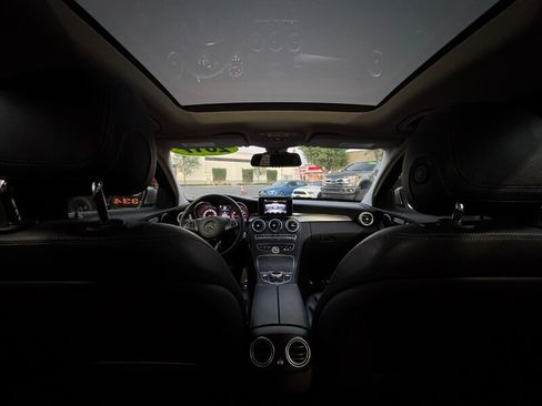 Used 2017 Mercedes-Benz C 300 Sedan image 31
