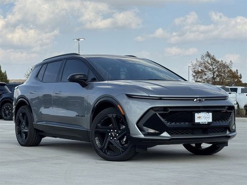 New 2026 Chevrolet Equinox EV RS image 2