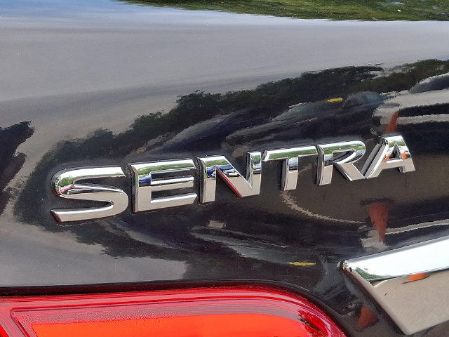 Used 2015 Nissan Sentra SV FWD image 30