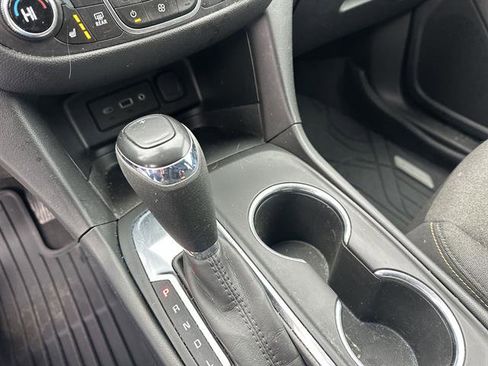 Used 2020 Chevrolet Equinox LT w/ Driver Convenience Package image 20