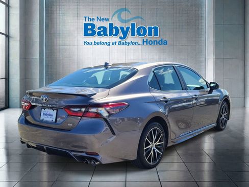 Used 2023 Toyota Camry SE FWD image 4