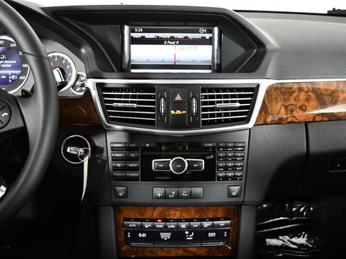 Used 2013 Mercedes-Benz E 350 Sedan image 24