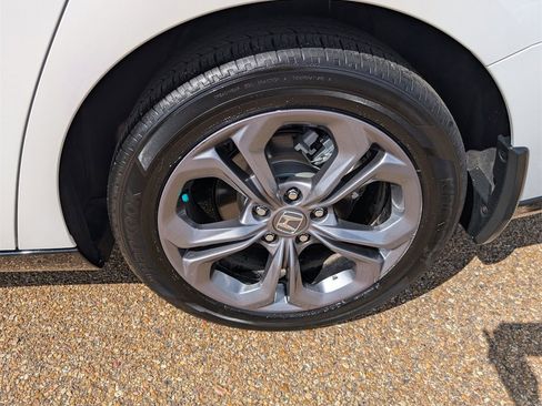 Used 2024 Honda Accord EX-L image 30