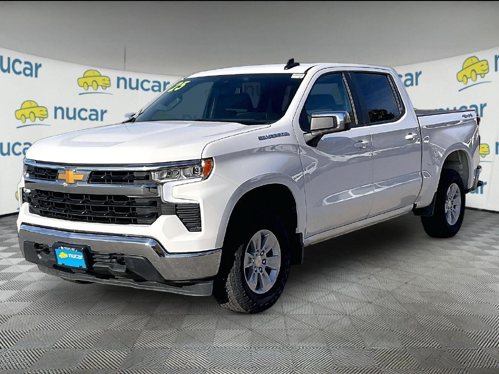 Used 2025 Chevrolet Silverado 1500 LT AWD/4WD image 3