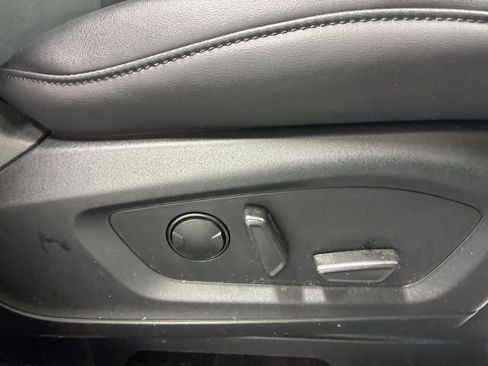 Used 2023 Ford Explorer XLT w/ Equipment Group 202A image 31