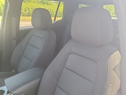 Used 2025 Chevrolet Equinox LT AWD/4WD image 16