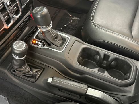 Certified 2022 Jeep Gladiator Overland w/ Popular Equipment Package image 15