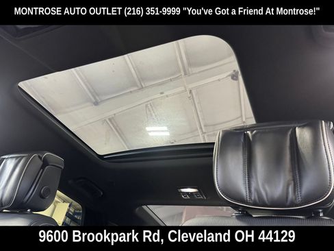 Used 2022 Land Rover Discovery HSE R-Dynamic AWD/4WD image 32