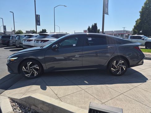 Certified 2025 Hyundai Elantra Sport w/ Cargo Package FWD image 9