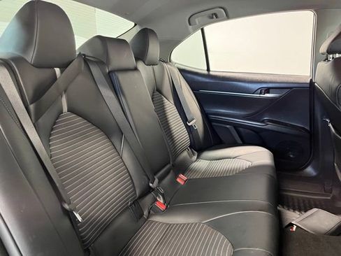 Used 2022 Toyota Camry SE image 13