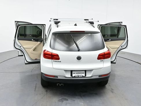 Used 2017 Volkswagen Tiguan S image 40