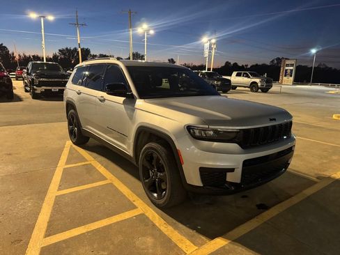 Used 2021 Jeep Grand Cherokee L Laredo AWD/4WD image 7