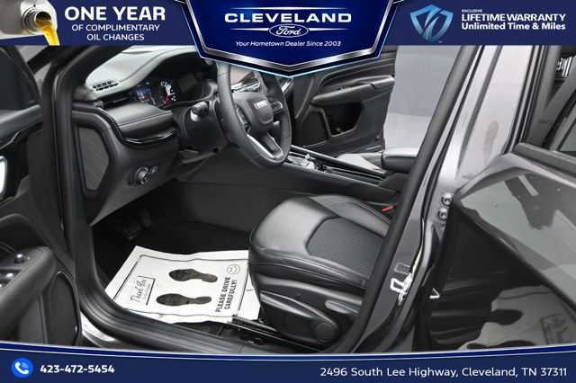 Used 2025 Jeep Compass Limited AWD/4WD image 1