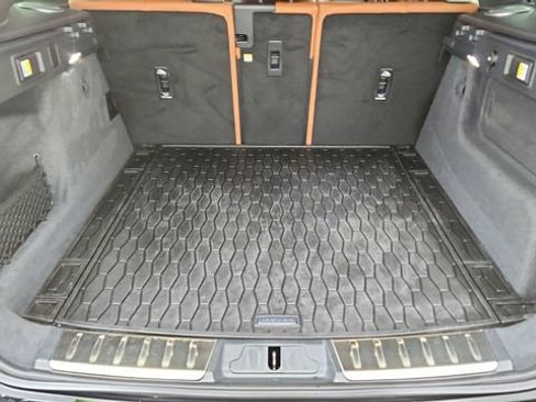 Used 2025 Jaguar F-PACE R-Dynamic S image 15