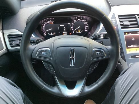 Used 2019 Lincoln MKZ Premiere image 40