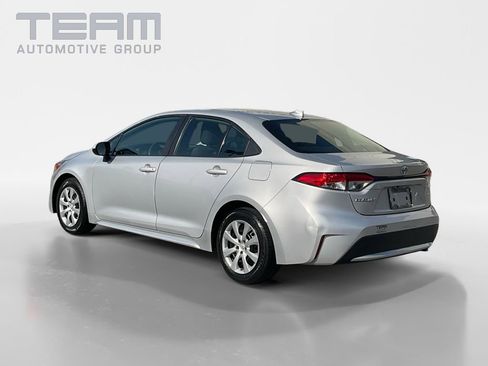 Used 2021 Toyota Corolla LE image 5