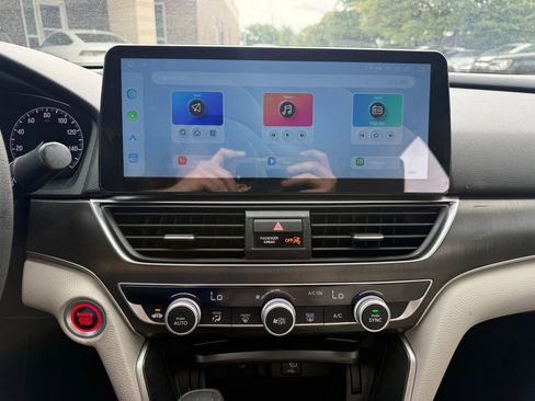 Used 2018 Honda Accord LX image 15