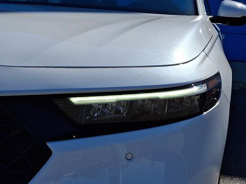 Used 2023 Honda Accord Touring image 8