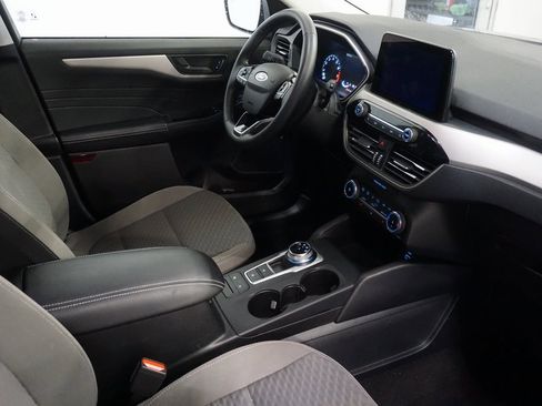 Used 2022 Ford Escape SE w/ Cold Weather Package image 25