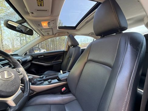 Used 2014 Lexus IS 250 RWD image 11