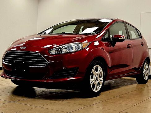 Used 2016 Ford Fiesta SE image 3