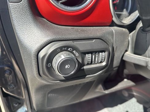 Used 2022 Jeep Wrangler Unlimited Rubicon w/ LED Lighting Group image 9