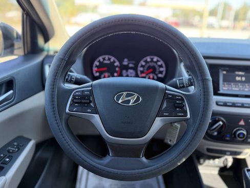 Used 2019 Hyundai Accent SE FWD image 14