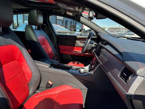 Used 2016 Jaguar XF R-Sport image 14