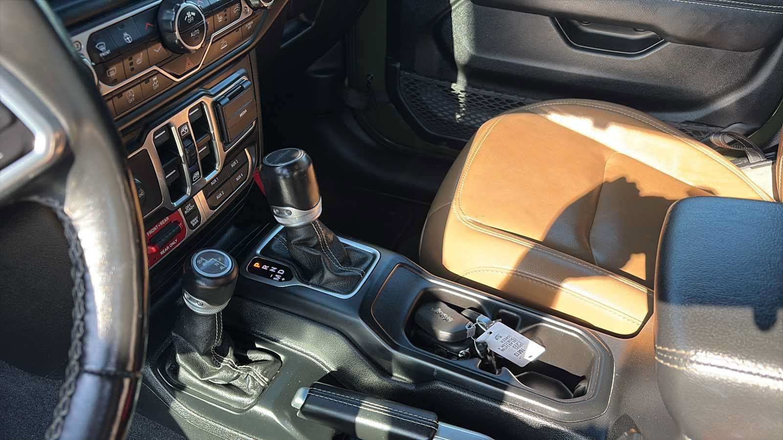 Used 2021 Jeep Gladiator Rubicon w/ LED Lighting Group AWD/4WD image 14