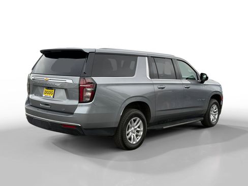 Used 2023 Chevrolet Suburban LT image 5