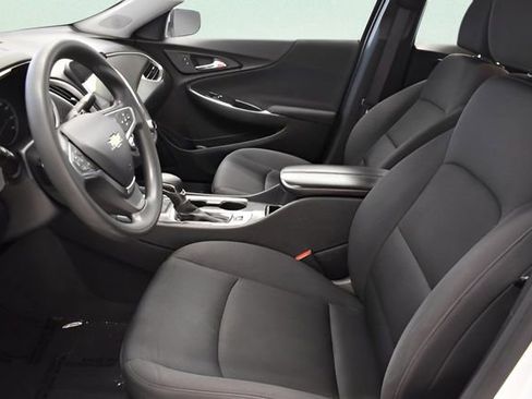 Used 2022 Chevrolet Malibu LT FWD image 23