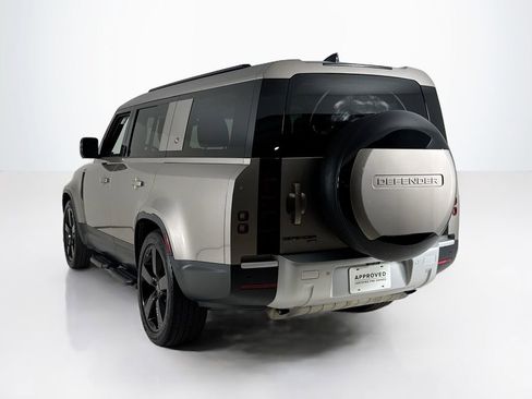 Used 2023 Land Rover Defender 130 SE image 3