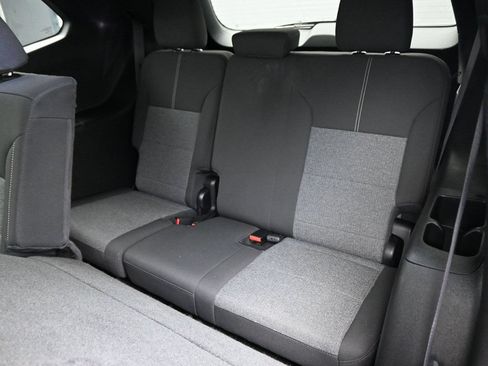 Used 2025 GMC Acadia Elevation AWD/4WD image 23