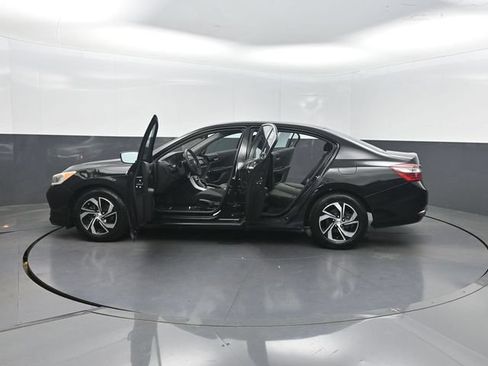 Used 2016 Honda Accord LX image 37