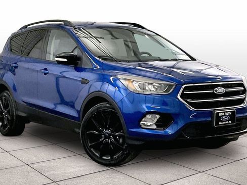 Used 2017 Ford Escape Titanium image 2