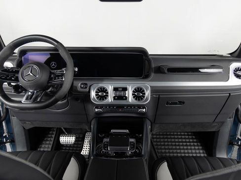 Used 2025 Mercedes-Benz G 63 AMG 4MATIC image 32