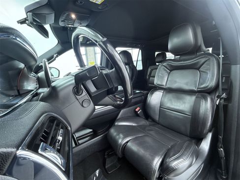 Used 2021 Lincoln Navigator L Reserve image 10