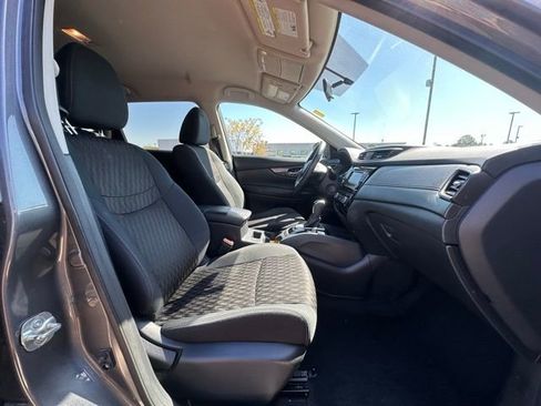 Used 2018 Nissan Rogue SV AWD/4WD image 29