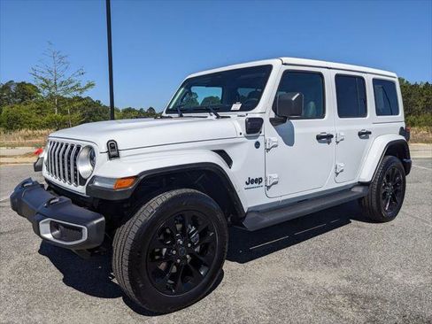 Certified 2025 Jeep Wrangler Unlimited Sahara AWD/4WD image 61