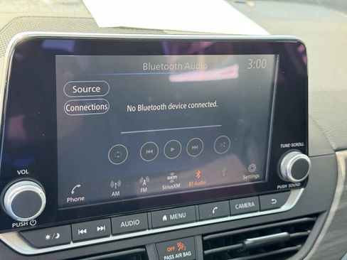 Used 2025 Nissan Altima 2.5 SV image 14